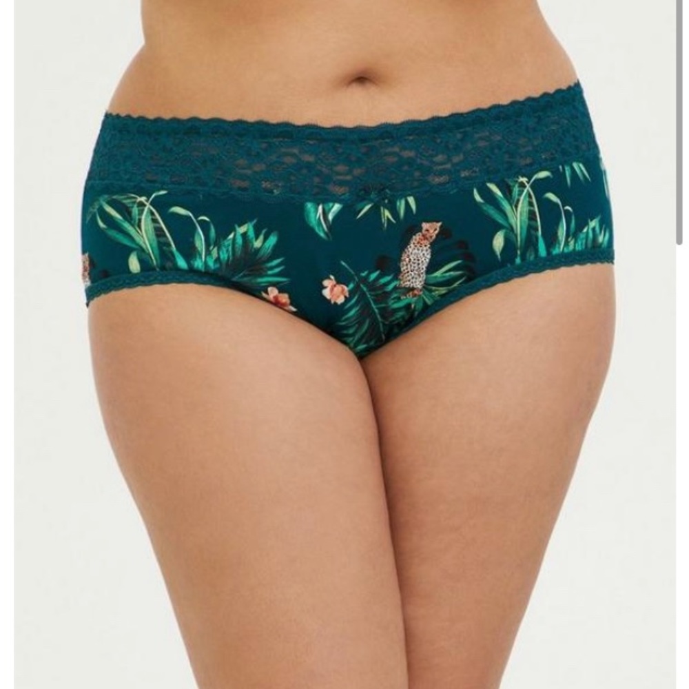 NWT torrid cheek lion print